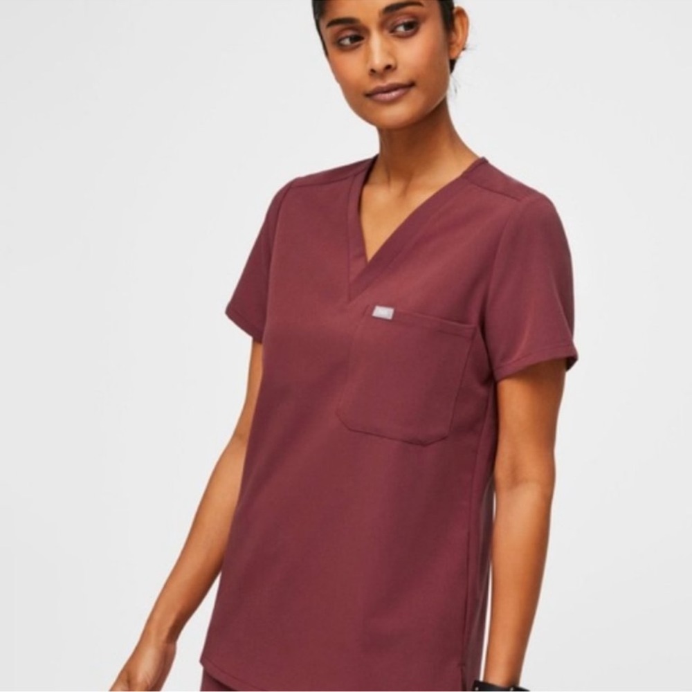 Figs Casma Three-Pocket Scrub Top in Dark Cherry (NWT)